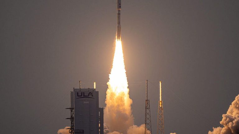 project-kuiper-launch-gettyimages-2211967510.jpg