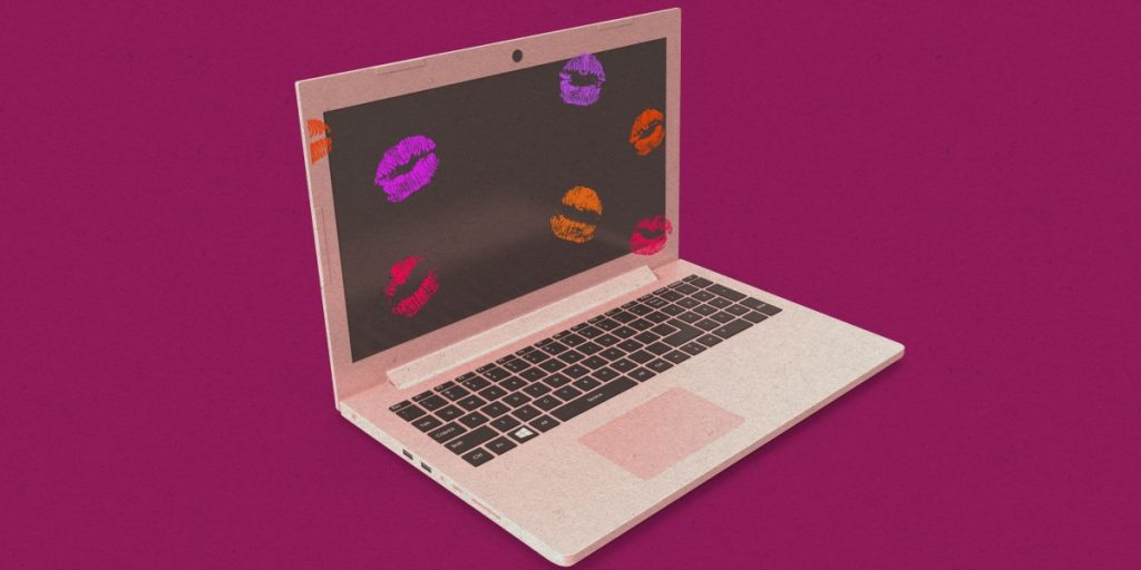 kiss-laptop.jpg