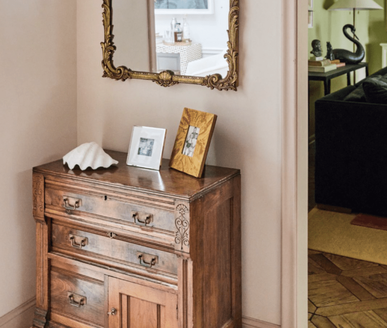 Thrift-and-Antique-Shopping-Tips-1024x869.png